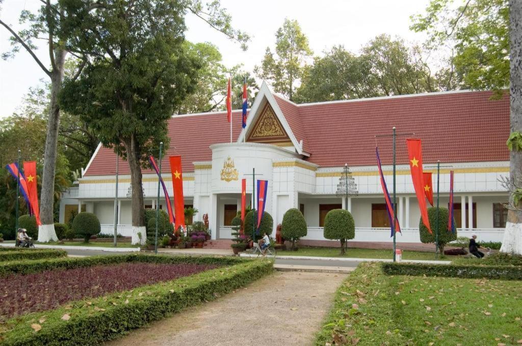 Ry's Lotus Resort d'Angkor Siem Reap Extérieur photo